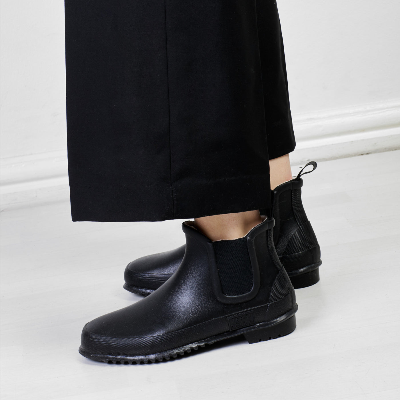 Anton rainboot black